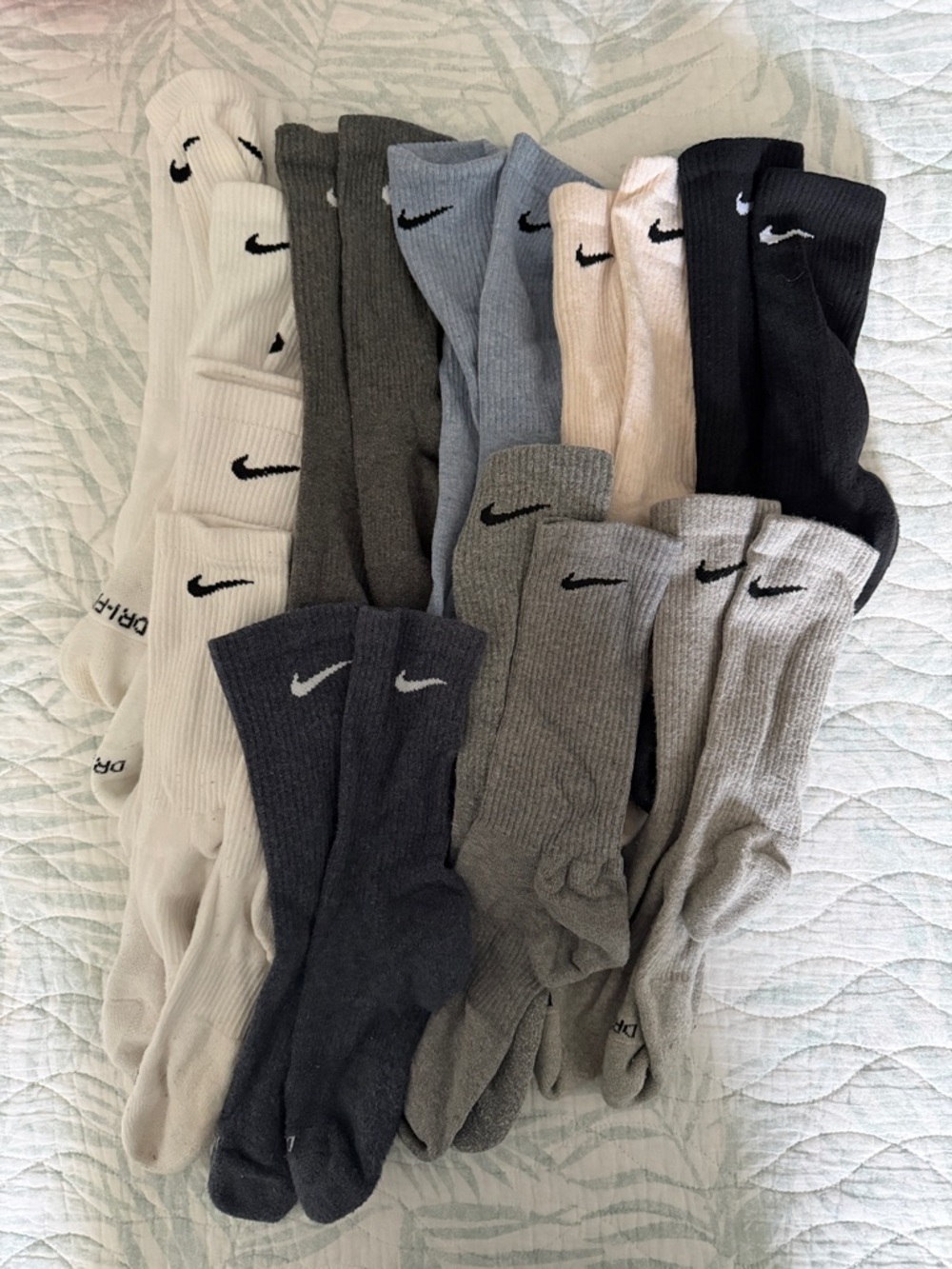 Women’s Nike Multi-Pack Crew Socks - Assorted Neutrals